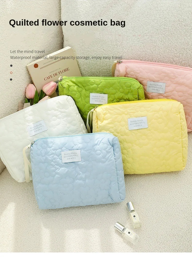 1PC Heart shaped Candy Cloud Makeup Bag Soft and Cute Ins Girl Large Capacity Portable Storage Bag Dormitory Toilet Bag