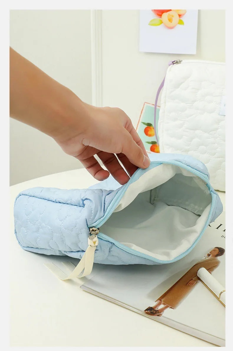 1PC Heart shaped Candy Cloud Makeup Bag Soft and Cute Ins Girl Large Capacity Portable Storage Bag Dormitory Toilet Bag