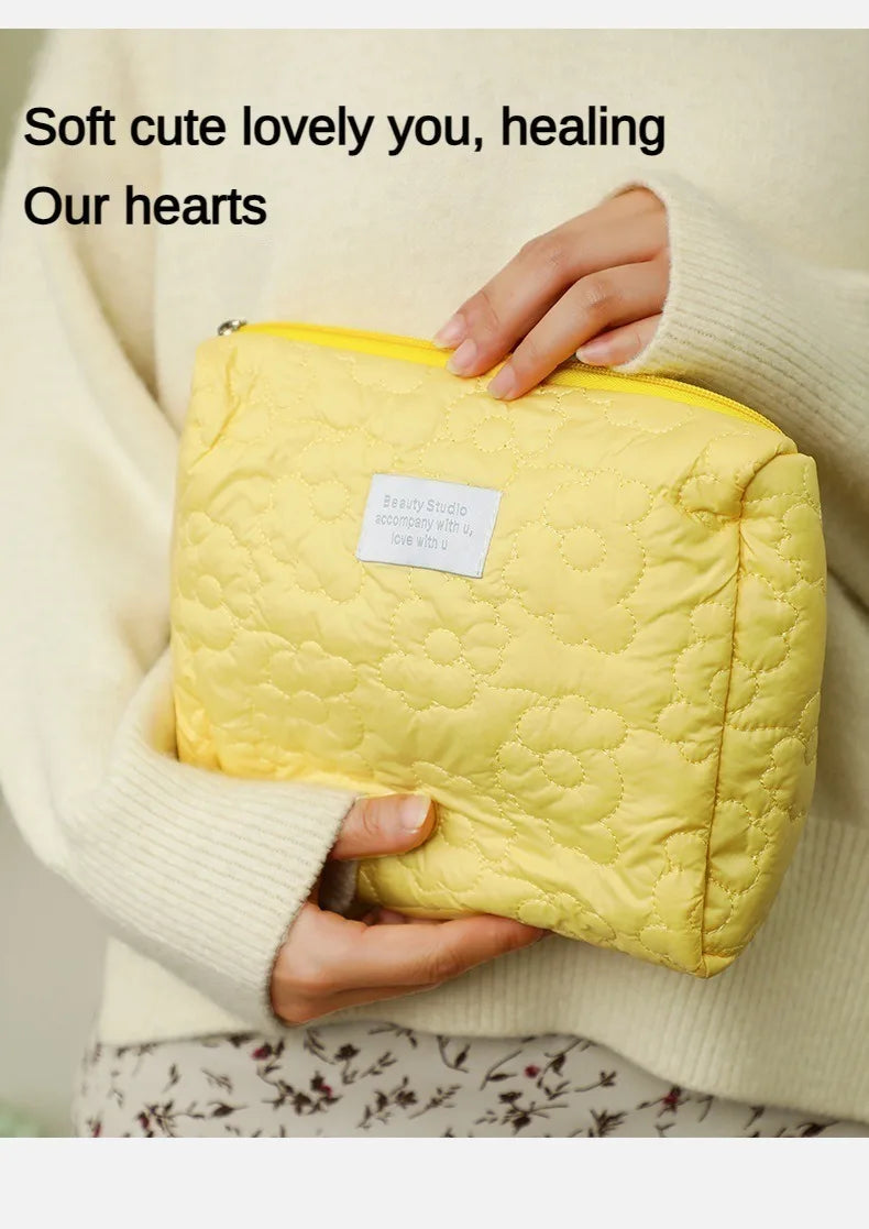 1PC Heart shaped Candy Cloud Makeup Bag Soft and Cute Ins Girl Large Capacity Portable Storage Bag Dormitory Toilet Bag